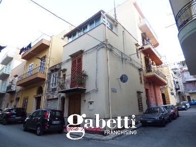 Foto Casa indipendente in Via Baiardi 20, Bagheria Centro di 71 m²
