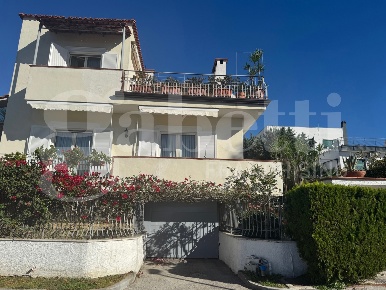 Foto Villa singola in Via Montenuovo Licola Patria 138, Pozzuoli di 290 m²