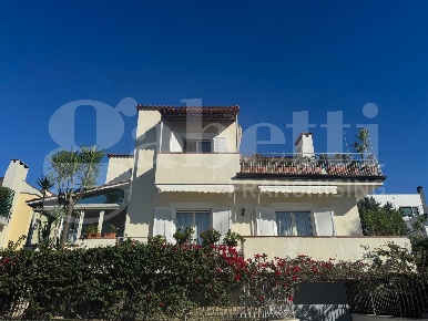 Foto Villa singola in Via Montenuovo Licola Patria 138, Pozzuoli di 290 m²