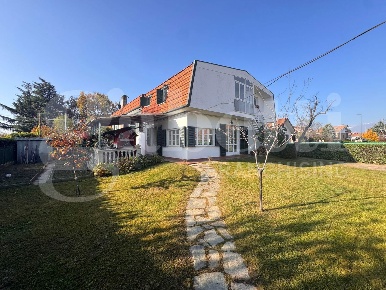 Foto Villa unifamiliare in Servino, Bruino di 220 m² con 7 locali