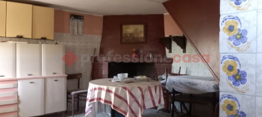 Foto Appartamento in Via casappo 39, Vico nel Lazio Centro di 85 m²