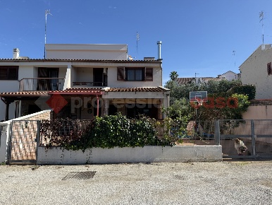 Foto Villa unifamiliare in Viale raffaello 1/A, Statte di 180 m² in vendita