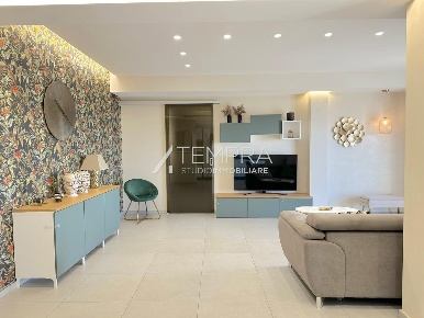 Foto Appartamento in VIA PASCAL, Adrano di 120 m² con 6 locali in vendita