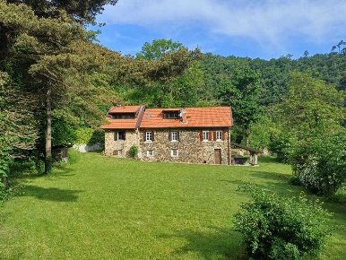 Foto Casale in Via Ferriera d'Alto 3, Pontinvrea di 250 m² con 7 locali