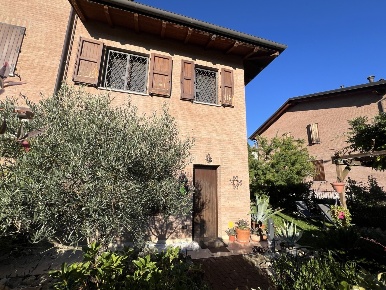 Foto Villa a schiera in Via A. Pallotti, Valsamoggia Zappolino di 195 m²