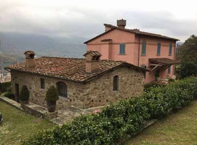 Foto Casa indipendente in Via Michelangelo Buonarotti, Vaiano Centro