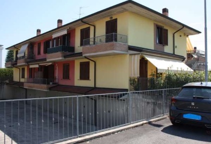 Foto Appartamento in Via Dei Tigli, Osio Sotto di 73 m² con 4 locali