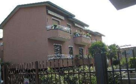 Foto Appartamento in Via Mantegna, Seregno Ceredo di 108 m² con 6 locali