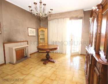 Foto Appartamento in via Carducci, Massa Centro di 160 m² con 6 locali