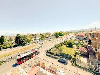 Foto Appartamento in VIA CERZETO, Roma Anagnina di 127 m² con 4 locali