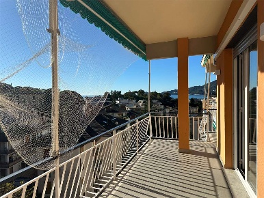 Foto Appartamento in Via Baisi, Rapallo Castello - Don Minzoni di 95 m²