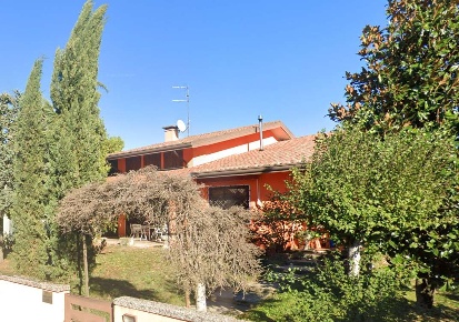 Foto Villa unifamiliare in via Comelico, Villadose Centro di 154 m²