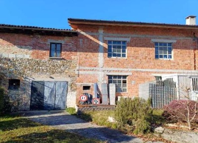 Foto Appartamento in Via Savorgnan, Cassacco Centro di 163 m² con 8 locali