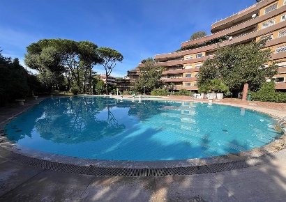 Foto Appartamento in Via Fulvio Tomassucci, Roma Mostacciano di 205 m²