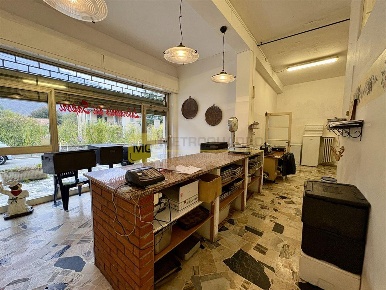 Foto Alimentari in via giuseppe mazzini, Ballabio Centro di 100 m²