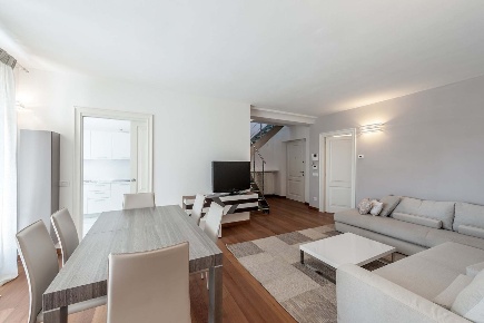 Foto Appartamento a Forte dei Marmi di 120 m² con 8 locali in affitto