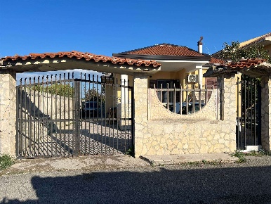 Foto Villa unifamiliare a Castel Volturno Pinetamare di 110 m² con 4 locali