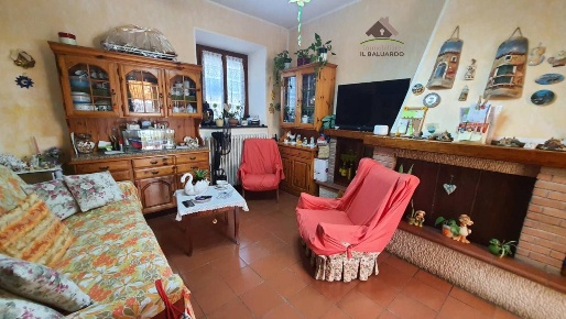 Foto Casa indipendente in via piaggiori, Capannori di 90 m² con 4 locali