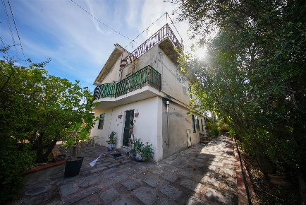Foto Villa unifamiliare in VIA FILICUDI  22, Catania Primosole di 241 m²