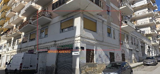 Foto Appartamento in via Lazio, Caltanissetta Centro di 98 m² con 3 locali