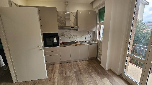 Foto Appartamento a Ancona Valle Miano di 109 m² con 6 locali in vendita