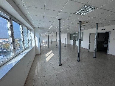 Foto Attività commerciale a Modena Torrazzi di 208 m² con 2 locali