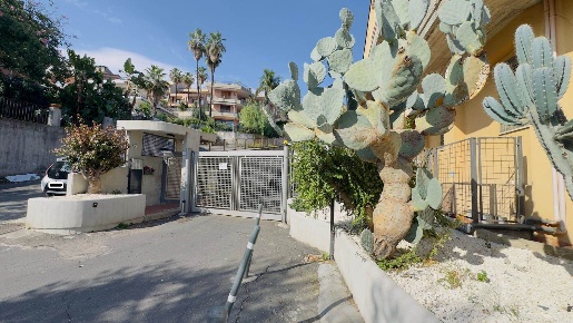 Foto Appartamento in Via  Ulisse, Aci Catena Vambolieri I di 145 m²