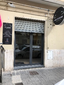Foto Negozio in Via Raffaele Mauri 7, Salerno Mercatello - Mariconda