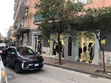 Foto Negozio in via trento  26, Salerno Pastena - Pastena Alta di 50 m²