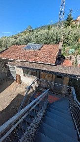 Foto Casa indipendente a Montale Fognano di 250 m² con 8 locali in vendita