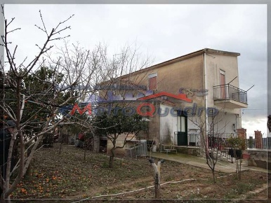 Foto Villa unifamiliare a Canicattì di 200 m² con 6 locali in vendita