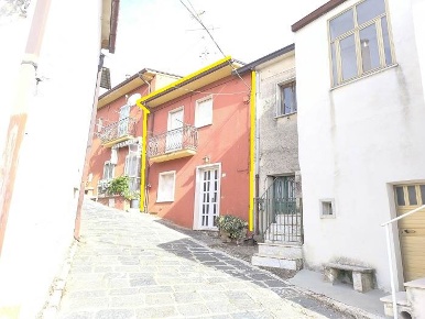 Foto Casa indipendente in via storta limiti 17, Frigento di 65 m²