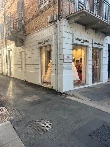 Foto Attività commerciale a Civitanova Marche Centro di 50 m² in affitto
