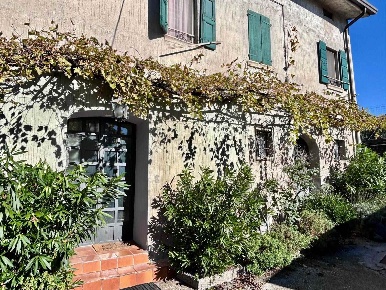 Foto Villa bifamiliare a Pozzolengo Centro di 140 m² con 4 locali