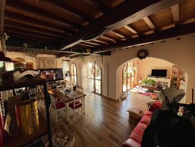 Foto Appartamento a Fauglia Centro di 123 m² con 6 locali in vendita