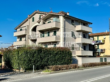 Foto Appartamento a Lucca Arancio di 70 m² con 4 locali in vendita