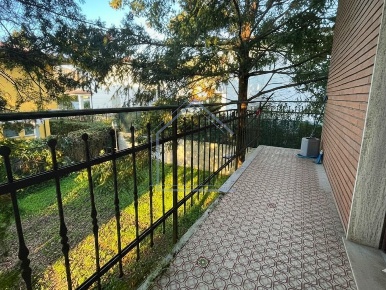 Foto Appartamento a Pietrasanta di 85 m² con 5 locali in vendita