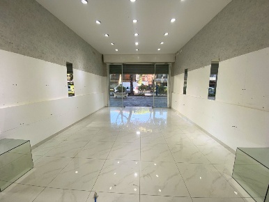 Foto Negozio a Cervia Milano Marittima con 2 locali in vendita