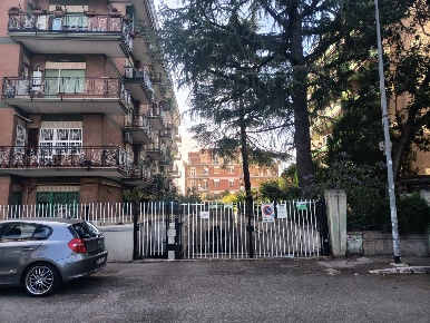Foto Box in via Luca Ghini 122, Roma Alessandrino - Torre Spaccata di 36 m²