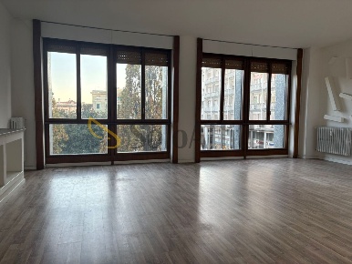 Foto Ufficio a Busto Arsizio Piazza Santa Maria di 115 m² con 5 locali