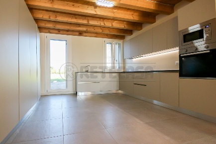Foto Appartamento in VIA CAPITELLI 21, Pozzoleone Centro di 215 m²