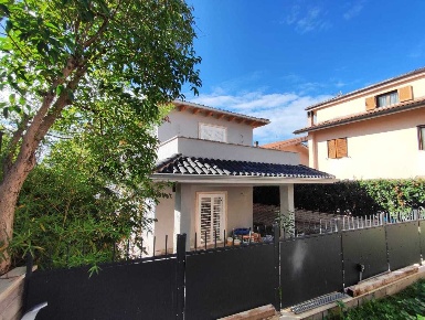 Foto Villa unifamiliare in via colleferro  64, Guidonia Montecelio Centro