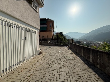 Foto Posti auto in Via Giovanni Trossarelli 47R, Genova Struppa di 25 m²