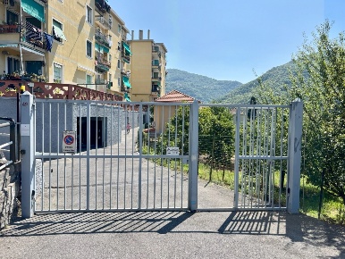 Foto Magazzino in Via Giovanni Trossarelli 49 R, Genova Struppa di 346 m²