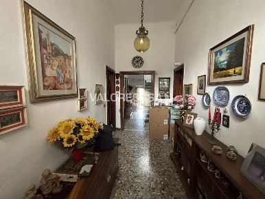 Foto Casa indipendente in via dante, Carrara Marina di Carrara di 230 m²