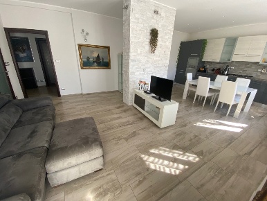 Foto Appartamento in Via Salbertrand 57, Torino Centro Città di 100 m²