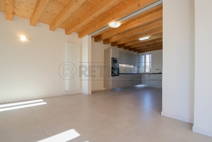 Foto Appartamento in VIA CAPITELLI 23, Pozzoleone Centro di 245 m²
