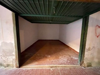 Foto Garage a Follonica Zona Nuova, Pratoranieri di 1 m² con 1 locali