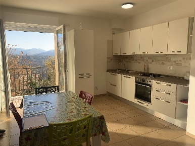 Foto Appartamento a Camerino Centro di 90 m² con 5 locali in vendita