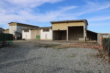 Foto Magazzino a Desana di 300 m² con 2 locali in vendita